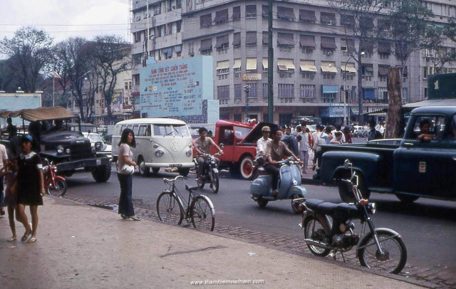 Old Saigon street and life  before 1975